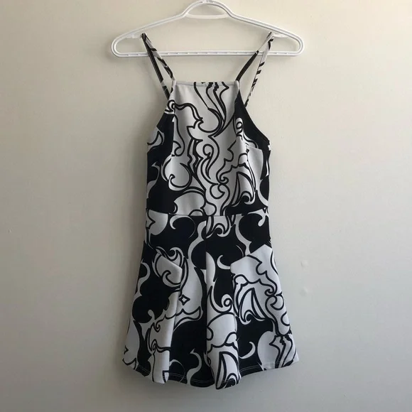 *SOLD* Patterned Romper - Picture 3 of 5